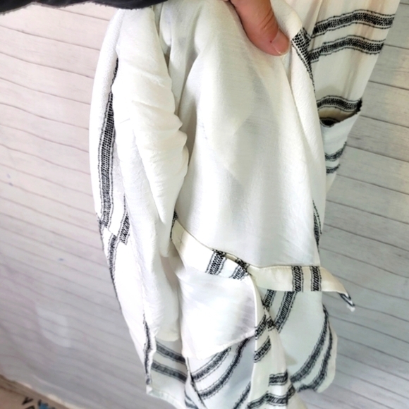 ASTR THE LABEL OFF SHOULDER STRIPED BUTTON FRONT DRESS, SZ XS - Picture 6 of 7